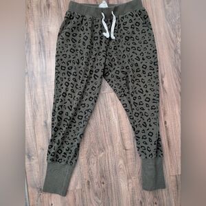 Ampersand Avenue Green And Black Cheetah Print Joggers